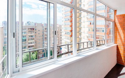 Монтаж алюминиевых окон на балкон