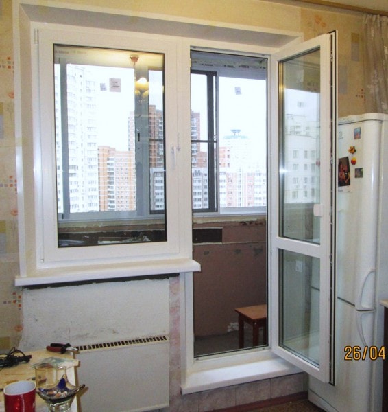 Монтаж балконного блока с двойным стеклопакетом