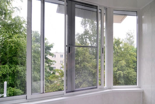 Монтаж алюминиевых окон в многоэтажке